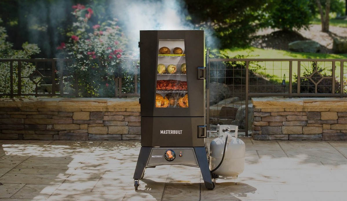 Read more about the article Propane Smokers: What To Look For And Our Top 3 Picks